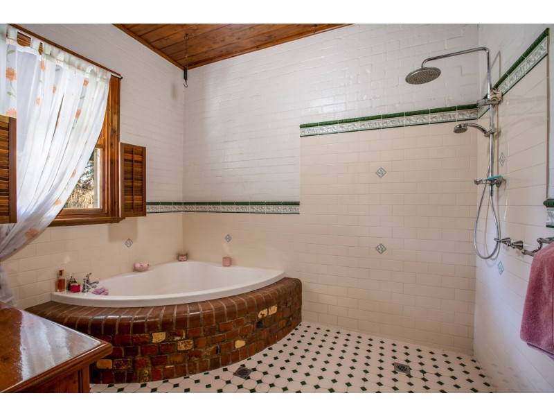 106 STURT STREET, Howlong NSW 2643