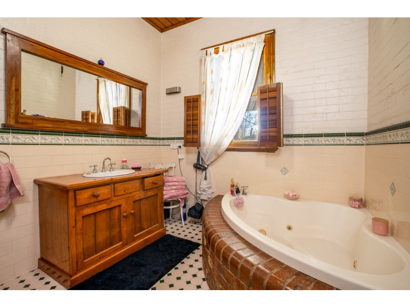 106 STURT STREET, Howlong NSW 2643