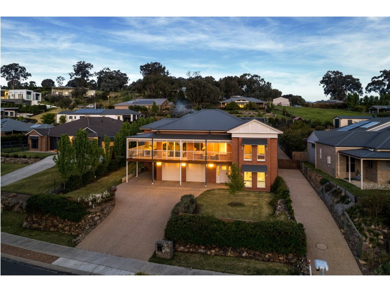 9 PEREGRINE PLACE, Wodonga VIC 3690