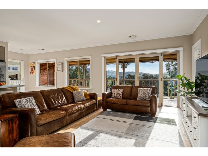 9 PEREGRINE PLACE, Wodonga VIC 3690