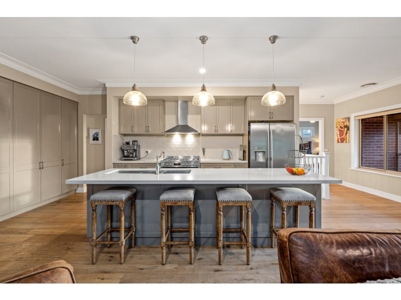 9 PEREGRINE PLACE, Wodonga VIC 3690