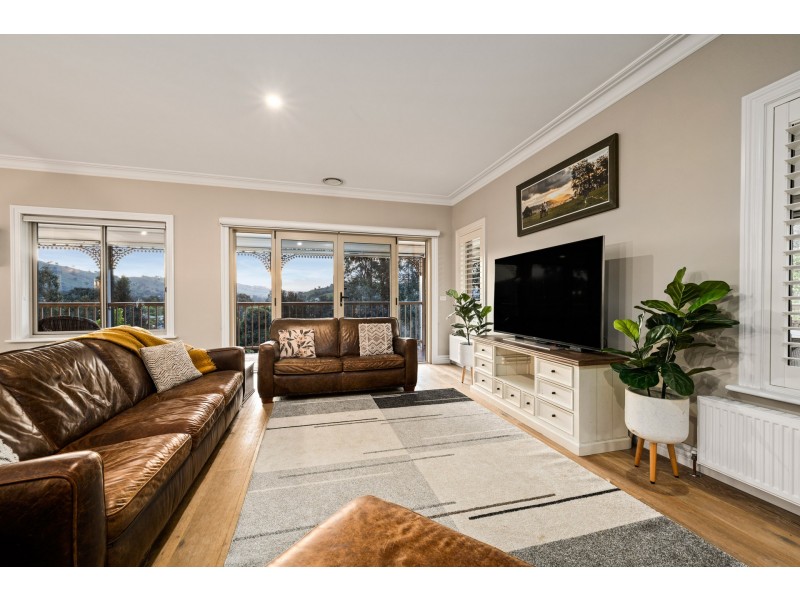 9 PEREGRINE PLACE, Wodonga VIC 3690