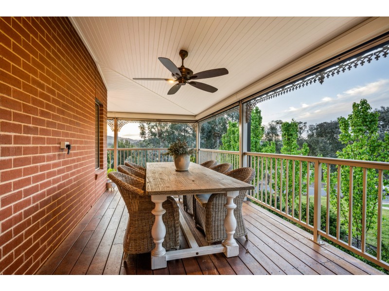 9 PEREGRINE PLACE, Wodonga VIC 3690