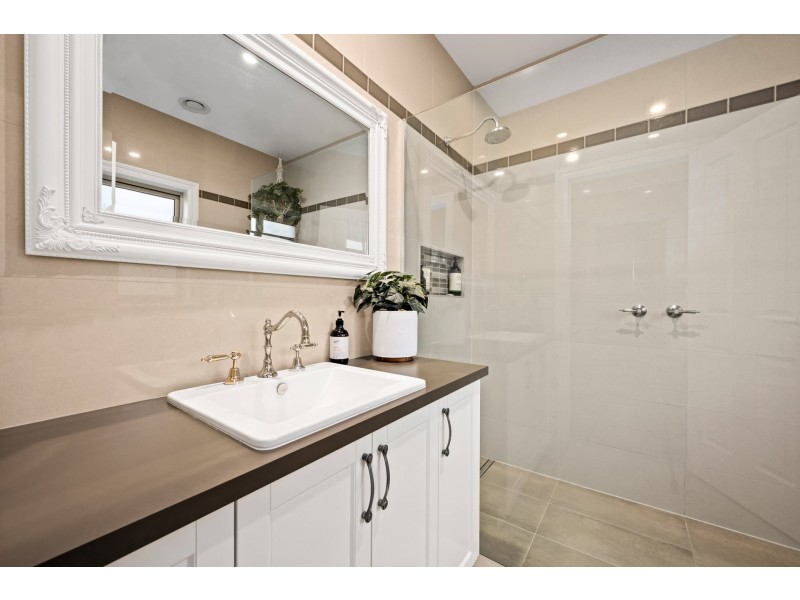 9 PEREGRINE PLACE, Wodonga VIC 3690