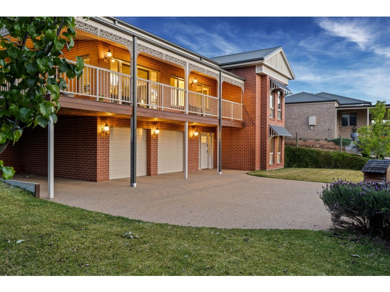 9 PEREGRINE PLACE, Wodonga VIC 3690