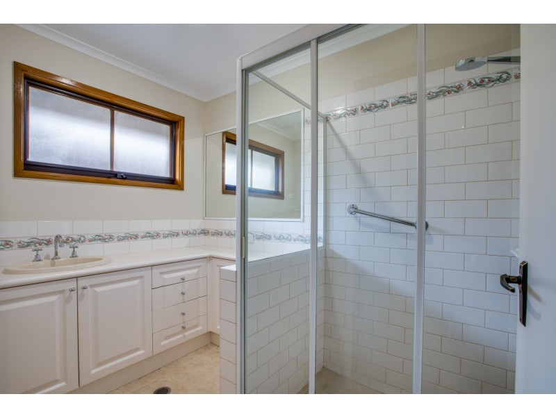 40 Woodland Close, West Albury NSW 2640