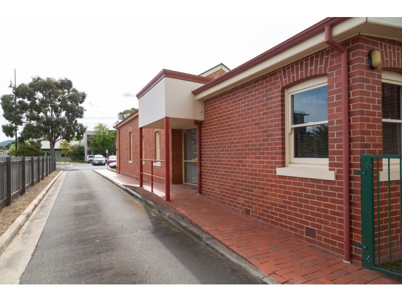 102 HUME STREET, Wodonga VIC 3690