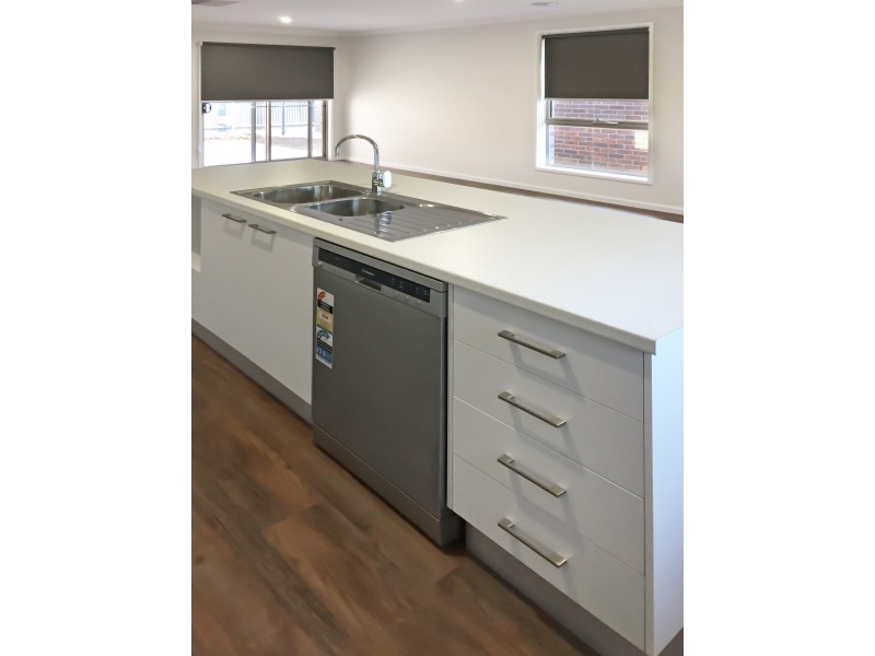 2/118 Thomas Mitchell Drive, Wodonga VIC 3690