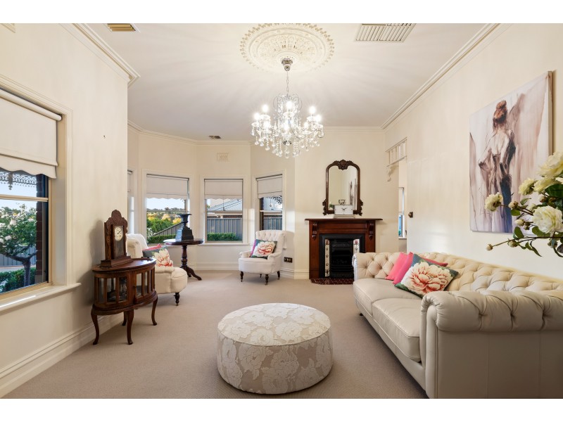 24 GLEN AVON TERRACE, Wodonga VIC 3690