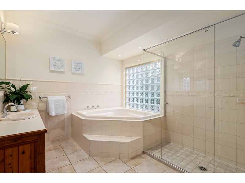 24 GLEN AVON TERRACE, Wodonga VIC 3690