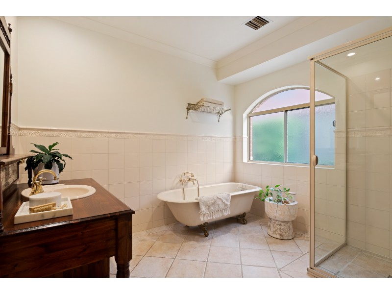 24 GLEN AVON TERRACE, Wodonga VIC 3690