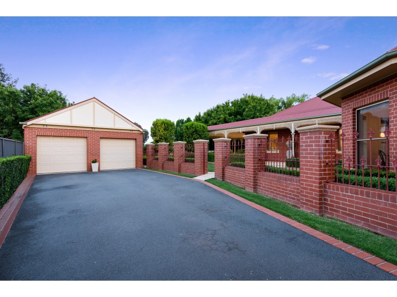 24 GLEN AVON TERRACE, Wodonga VIC 3690