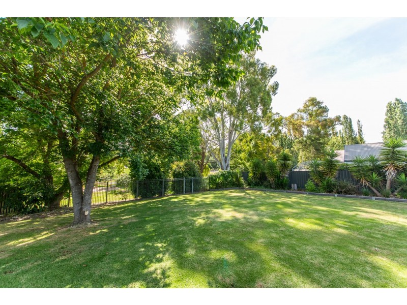 7 Merlinda Court, Wodonga VIC 3690