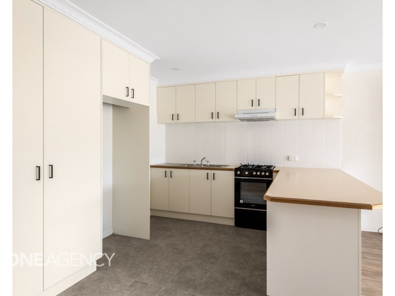 2/27 Severin Court, Thurgoona NSW 2640