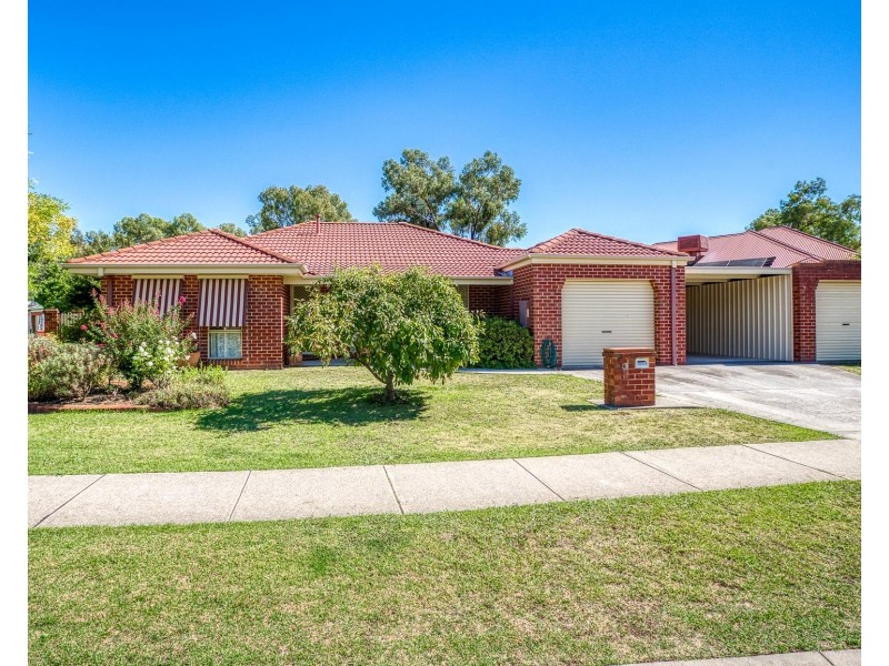 4 IRON WAY, West Wodonga VIC 3690