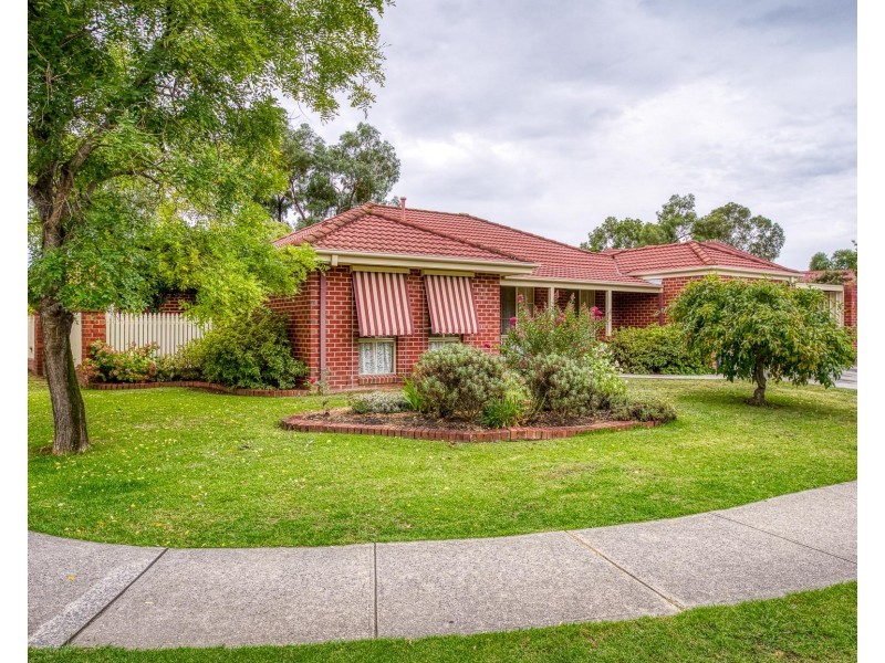 4 IRON WAY, West Wodonga VIC 3690