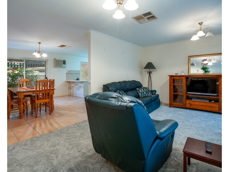 4 IRON WAY, West Wodonga VIC 3690