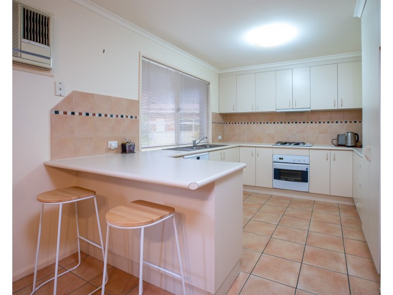 4 IRON WAY, West Wodonga VIC 3690