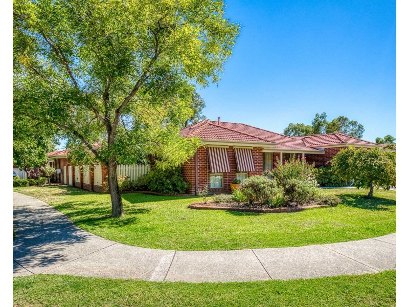 4 IRON WAY, West Wodonga VIC 3690