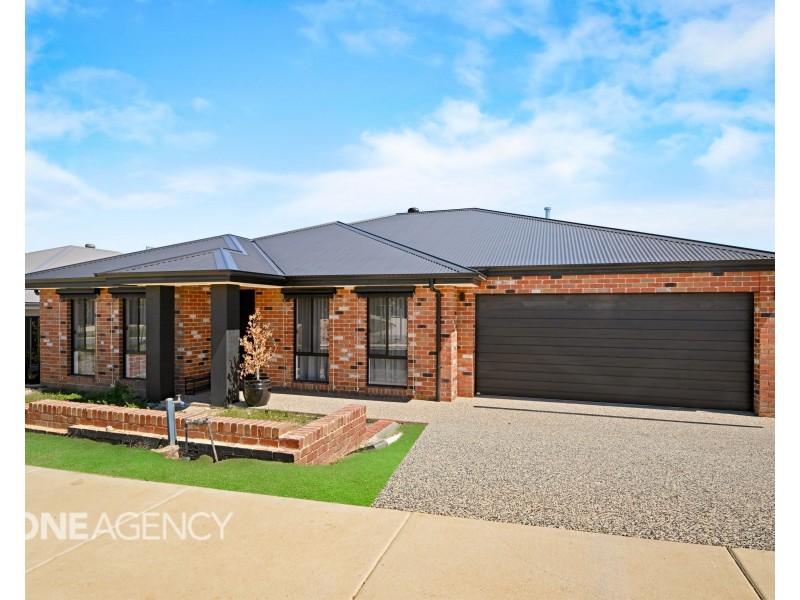 24 Gibson Boulevard, Tangambalanga VIC 3691
