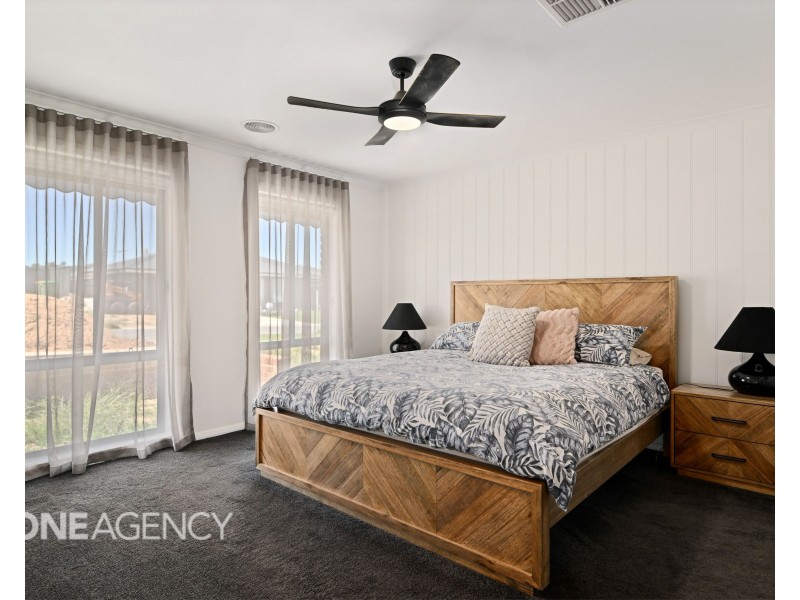 24 Gibson Boulevard, Tangambalanga VIC 3691