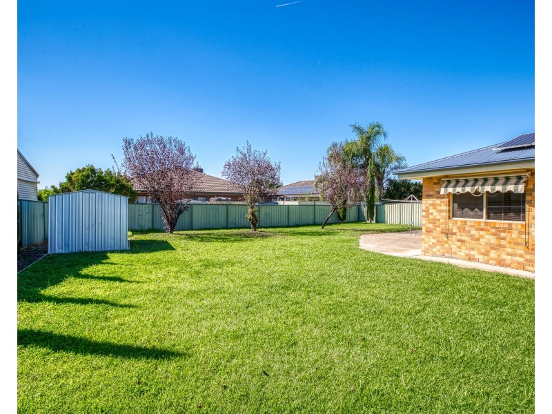 104 RIVERGUM DRIVE, East Albury NSW 2640