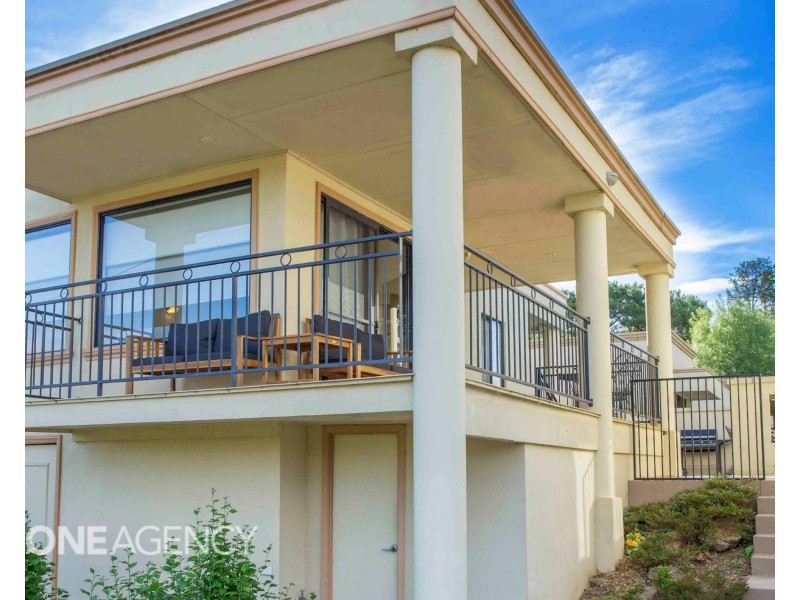 2/9 Peppermint Parade, Lake Hume Village NSW 3691