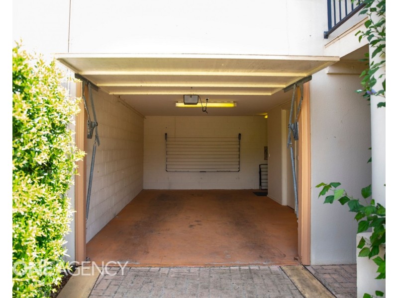 2/9 Peppermint Parade, Lake Hume Village NSW 3691