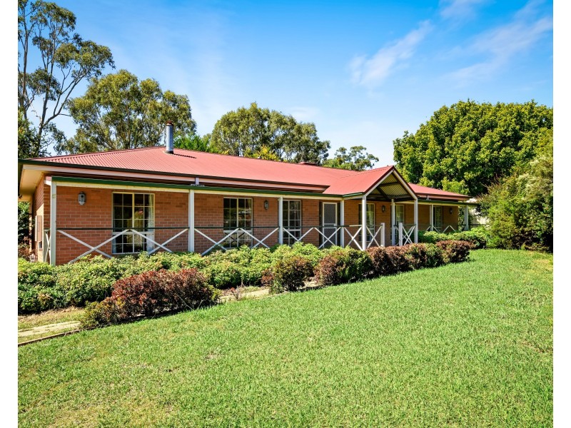 5 Emily Close, Tangambalanga VIC 3691