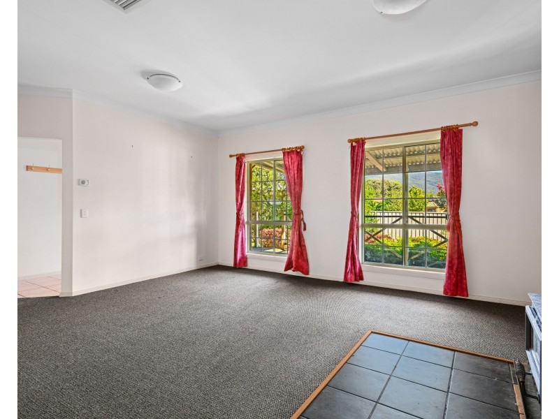 5 Emily Close, Tangambalanga VIC 3691