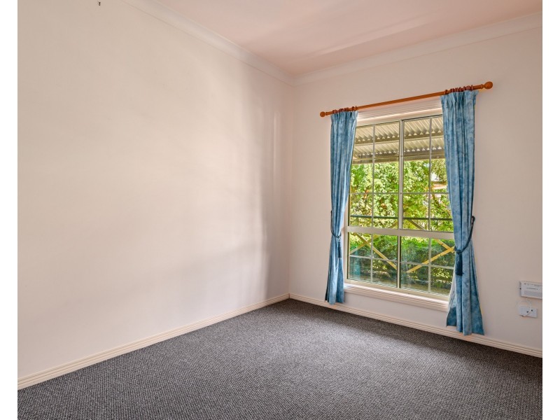 5 Emily Close, Tangambalanga VIC 3691