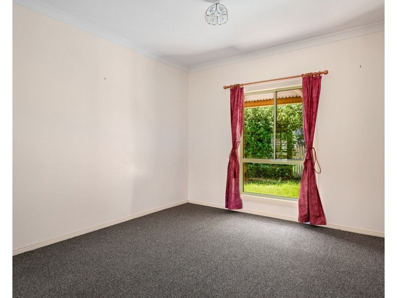 5 Emily Close, Tangambalanga VIC 3691