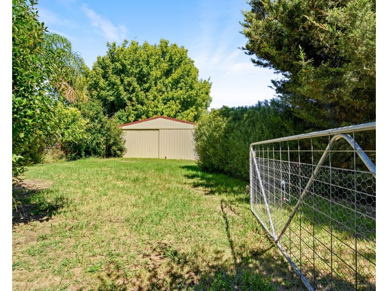 5 Emily Close, Tangambalanga VIC 3691