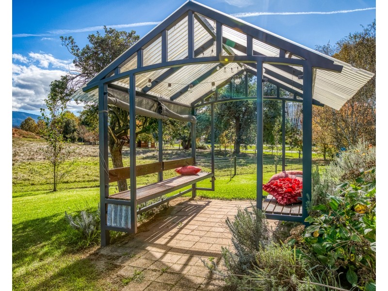 3746 OMEO HIGHWAY, Eskdale VIC 3701