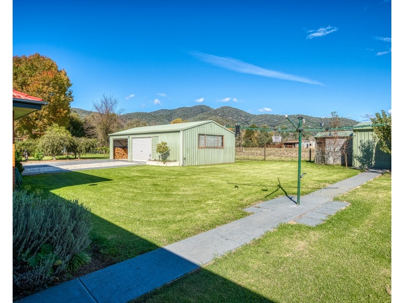 3746 OMEO HIGHWAY, Eskdale VIC 3701