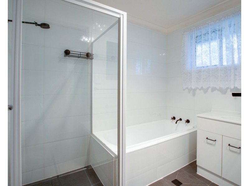 540 MUTSCH STREET, Lavington NSW 2641