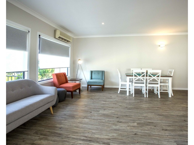 2/9 PEPPERMINT PARADE, Lake Hume Village NSW 3691