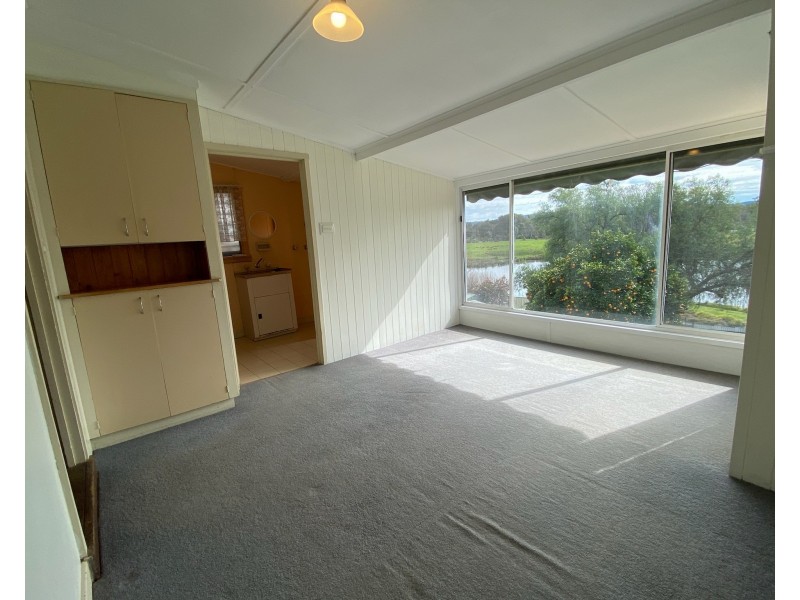 6 Batt Avenue, Wodonga VIC 3690