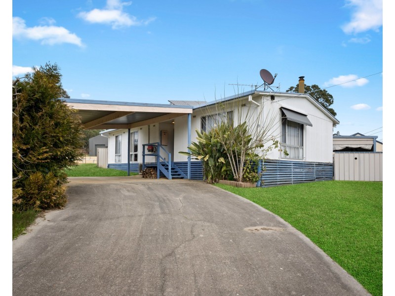 15 Cross Avenue, Dartmouth VIC 3701