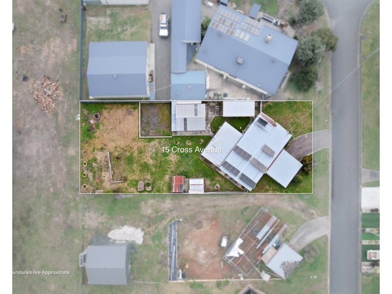 15 Cross Avenue, Dartmouth VIC 3701