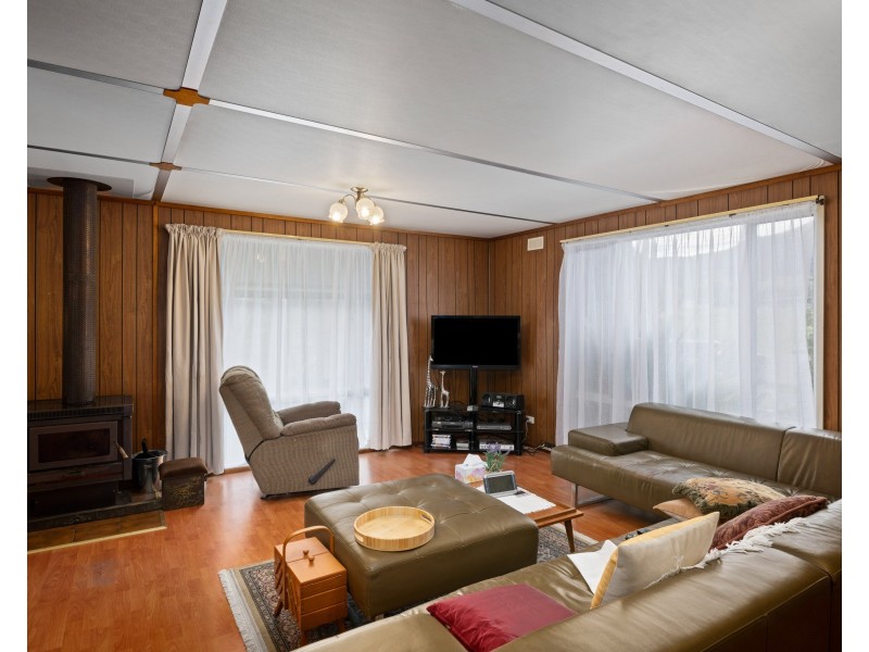 15 Cross Avenue, Dartmouth VIC 3701