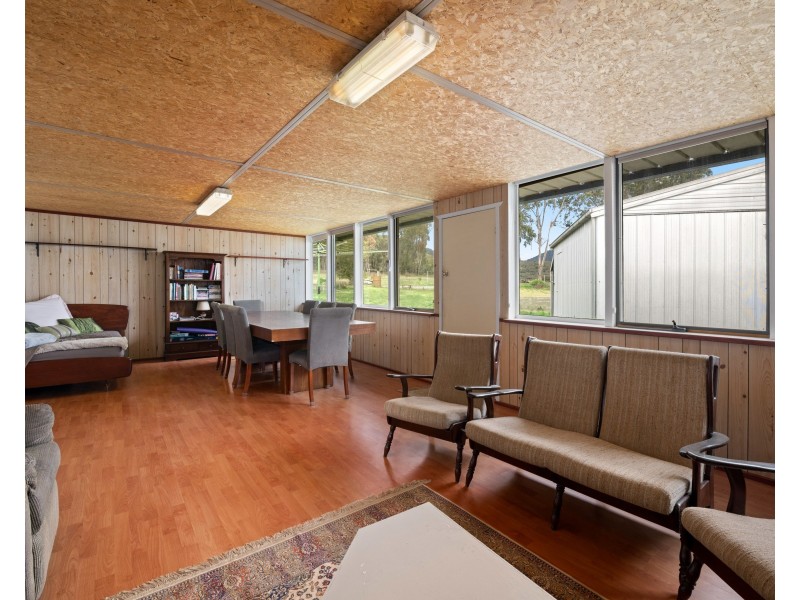 15 Cross Avenue, Dartmouth VIC 3701