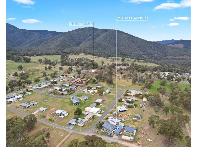 15 Cross Avenue, Dartmouth VIC 3701