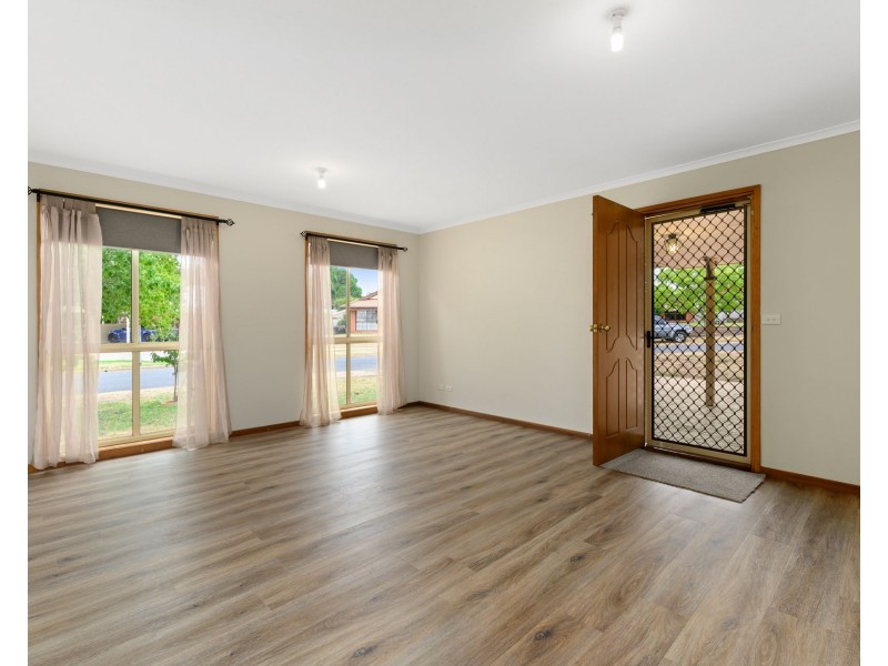 6 Jason Circuit, Wodonga VIC 3690