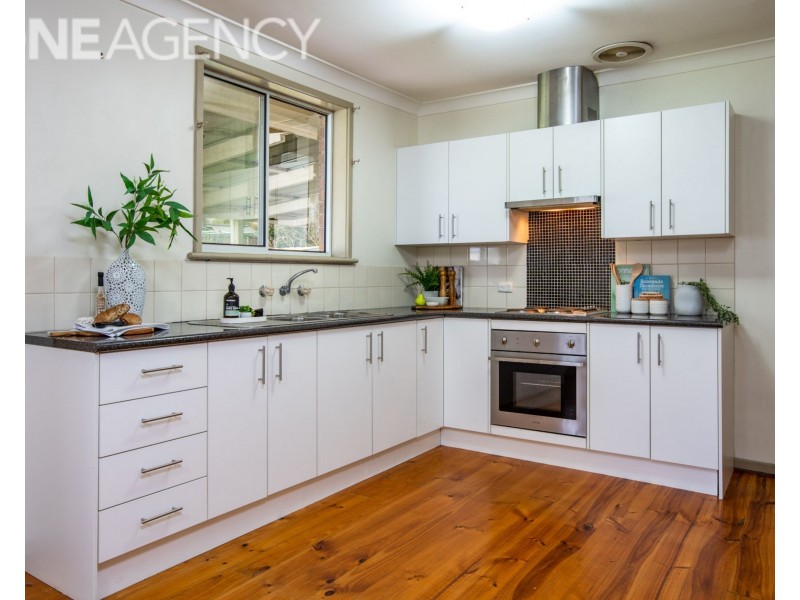 570 Spurrway Drive, West Albury NSW 2640