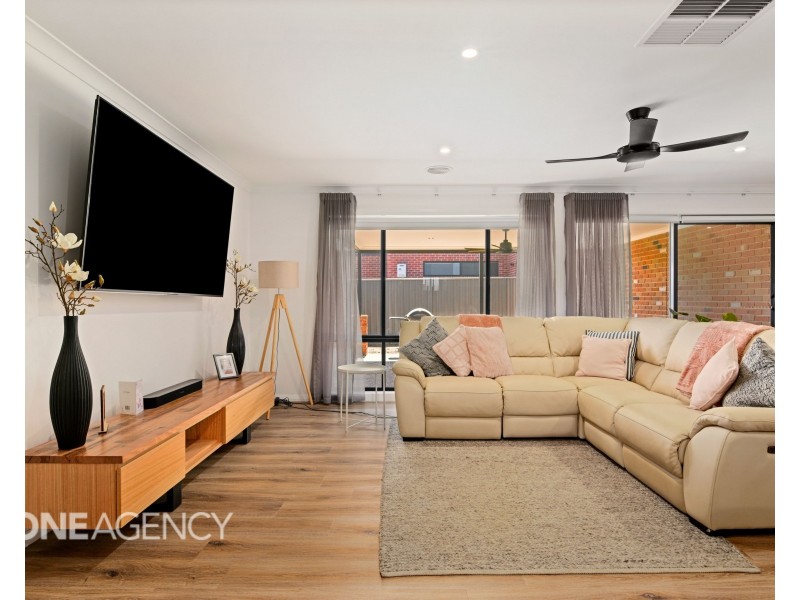 24 Gibson Boulevard, Tangambalanga VIC 3691