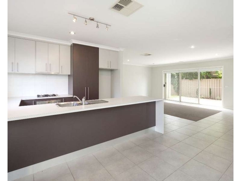 2/1 Chenery Street, Wodonga VIC 3690