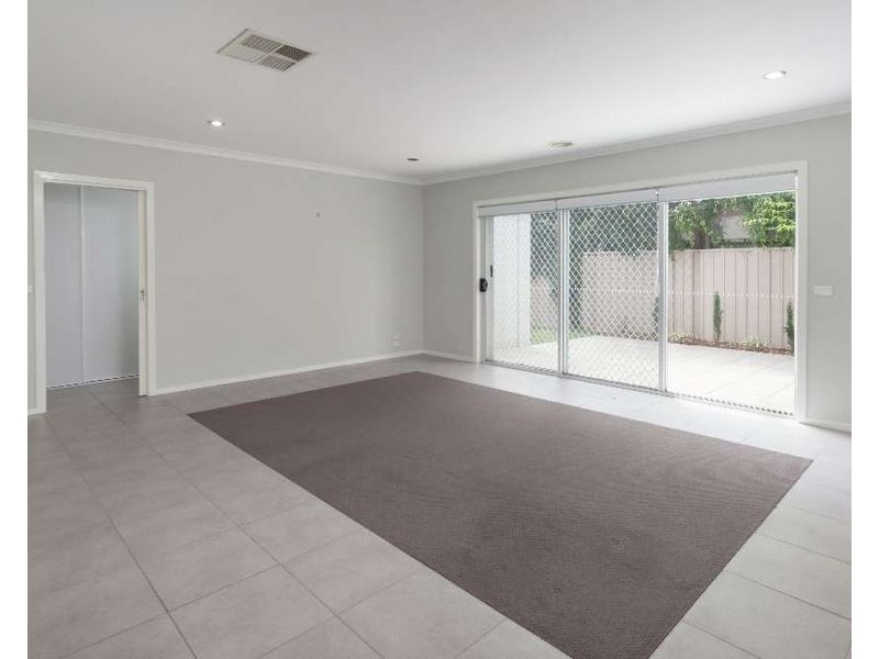 2/1 Chenery Street, Wodonga VIC 3690