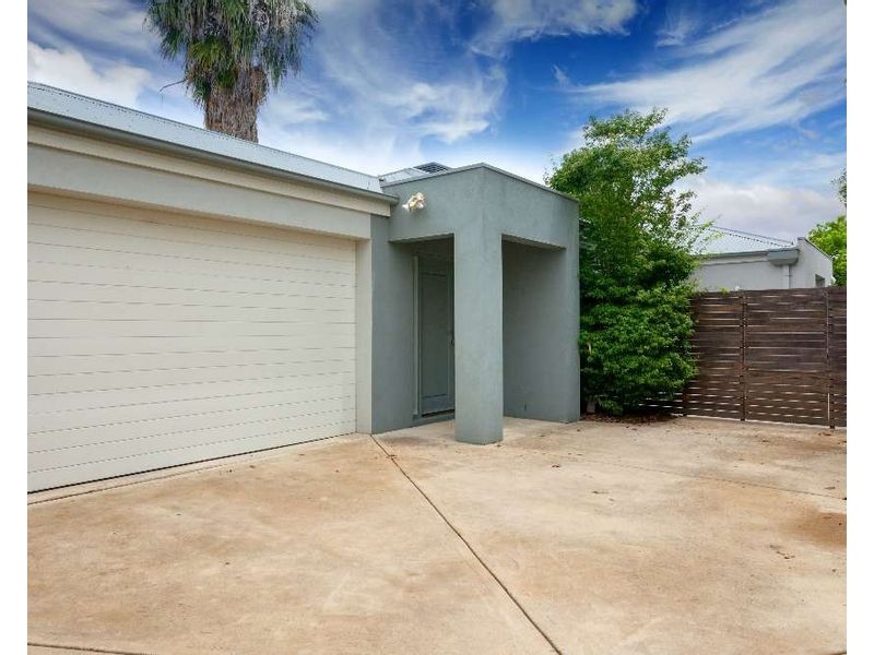2/1 Chenery Street, Wodonga VIC 3690
