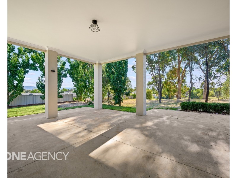 2 Lytham Court, West Wodonga VIC 3690